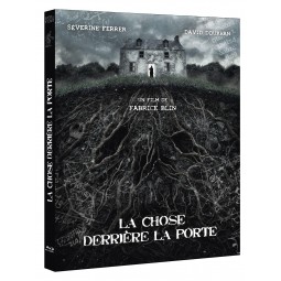 LA CHOSE DERRIÈRE LA PORTE...