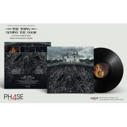 LA CHOSE DERRIÈRE LA PORTE...