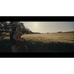 LA CHOSE DERRIÈRE LA PORTE...