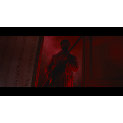 LA CHOSE DERRIÈRE LA PORTE...