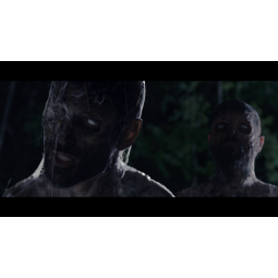 LA CHOSE DERRIÈRE LA PORTE...